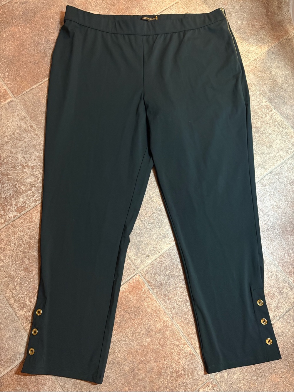 Women’s black & gold lightweight pants
